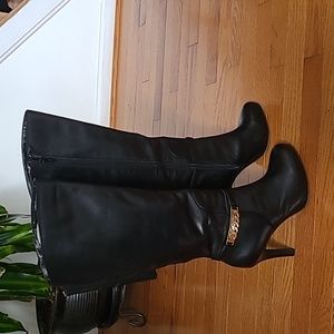 Heeled boots